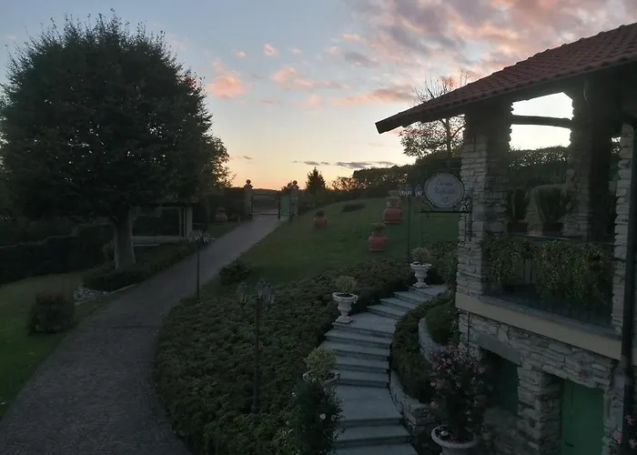 Bed & Breakfast Casale Raffaello 4*