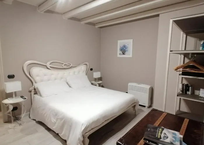 Bed & Breakfast Casale Raffaello 4*
