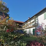 Alojamento de Acomodação e Pequeno-almoço Casale Raffaello Albese Con Cassano