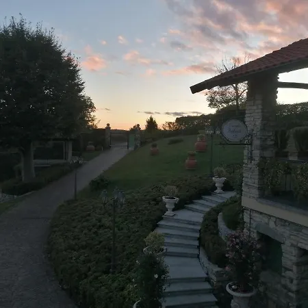 Oda ve Kahvaltı Casale Raffaello 4*