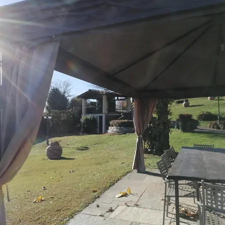Oda ve Kahvaltı Casale Raffaello 4*